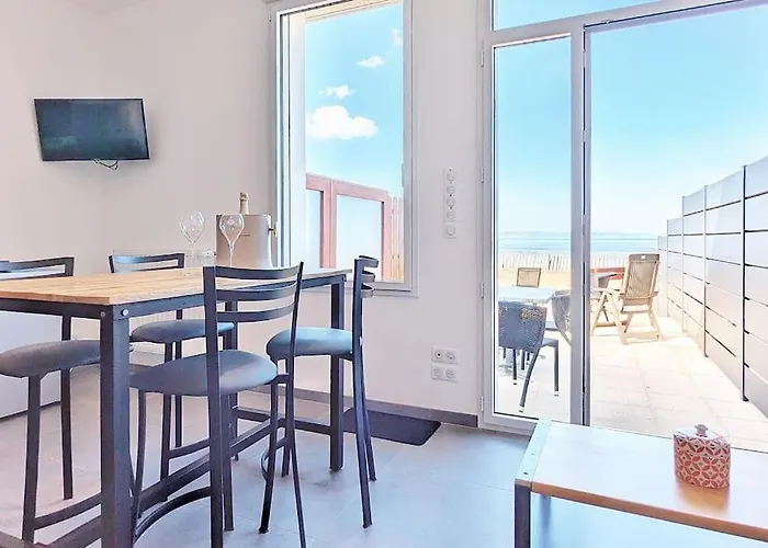 Appartement Pour 3 Personnes Sur La Plage Les Pieds Dans Leau